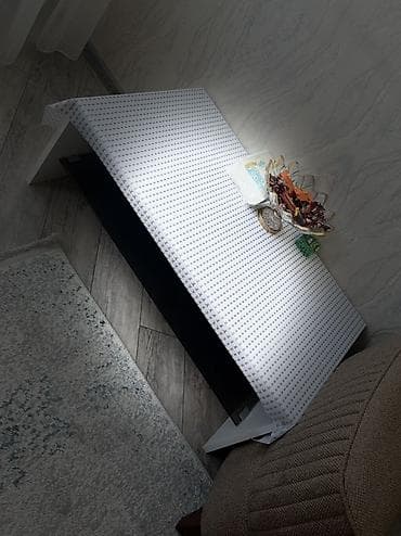 islenmis yataq mebel: Düz masa, Açılmayan, Təkərsiz, Zəmanətsiz — 1