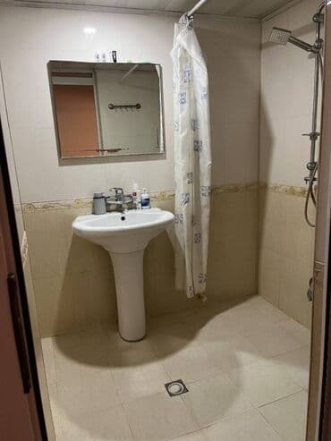 əmlak satışı: Bakı, Qaraçuxur qəs., 3 otaqlı, Köhnə tikili, m. Xalqlar Dostluğu, 80 kv. m — 8