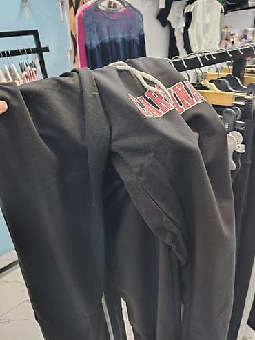 mexmer parca: Qara rəngli unisex idman şalvarı – “CAROLINA” yazılı - Model: Jogger — 3