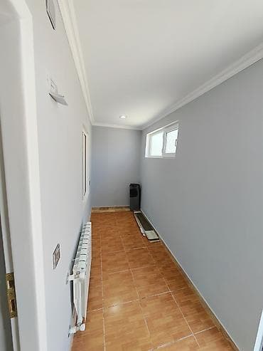 modern evler: 1 otaqlı kiçik həyət evi Dekorativ kərpic üzləmə, dam örtüyü profil — 4