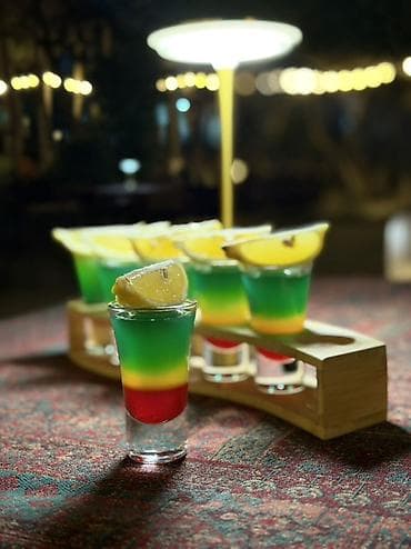 asbaz işi axtaranlar: Barmen, 24 yaş, 5 ildən artıq təcrübə — 3