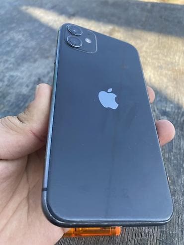 gps tracker: IPhone 11, Qara, Face ID — 3