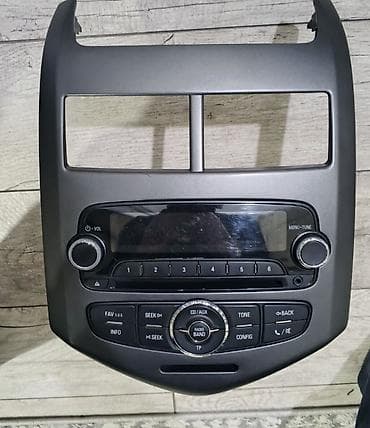 Chevrolet Cruze üçün orijinal mərkəzi konsol audio sistemi və ön panel