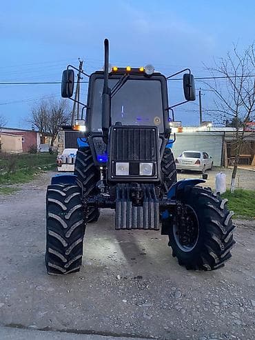 Холодильное оборудование: Belarus 892 traktor Xüsusiyyətlər: - Model: Belarus 892 (etiket — 1