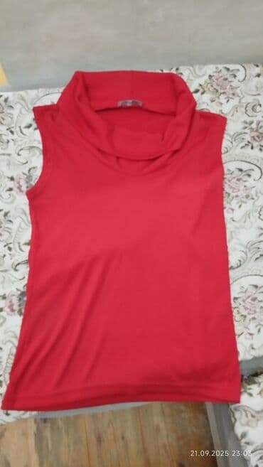 Dəstlər, kostyumlar: Qadın geyim dəsti – bir neçə fərqli məhsul 1) Mavi-ağ naxışlı flis — 4