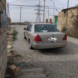 mercedes 300: Mercedes-Benz 280: 2.8 l | 1995 il Sedan — 4