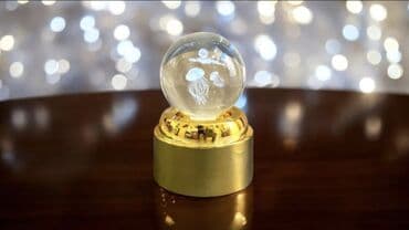 Хозтовары: Taxta əsas üzərində yerləşən, daxilində müxtəlif 3D qravürlü şəkillər — 3