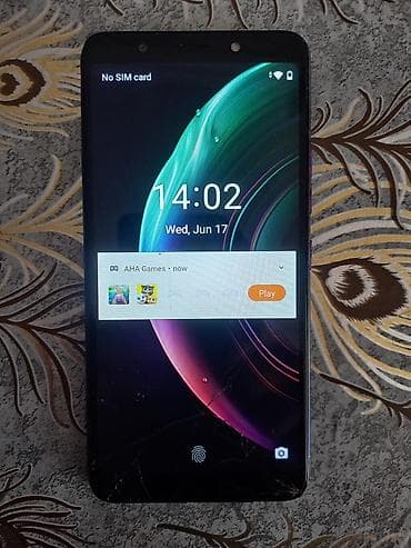 ip 9 plus: Salam telofonu normal telefondu telefonun ekarınında çat var ama — 2