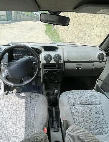 hyundai excel 1994: Saipa Saba 132 SE, ağ rəng, sedan kuzov. Texniki xüsusiyyətlər: - — 2