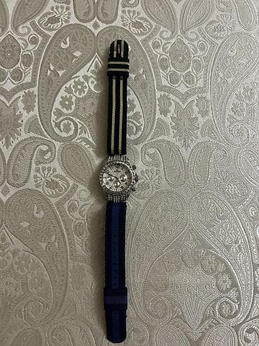 ultra watch: Ağ rəngli unisex qol saatı - Korpus: metal, yumru forma - Çərçivə — 3