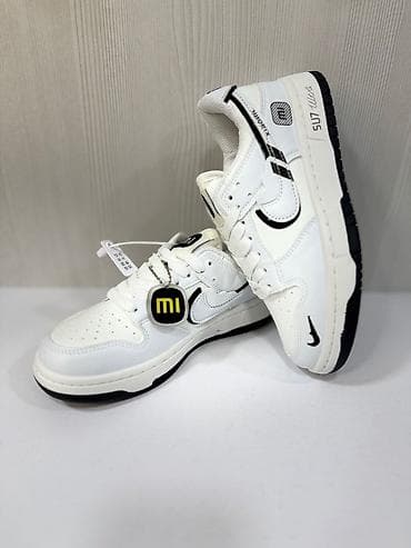 smart saat apple: Məhsul: Xiaomi temalı ağ idman ayaqqabısı – SU7 Ultra dizaynı - Rəng — 3