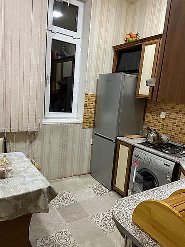 masazır kirayə: Sumqayıt17 ci mehellede 3un 3cü mərtəbəsi, Nerimanov heykeliin yani — 10