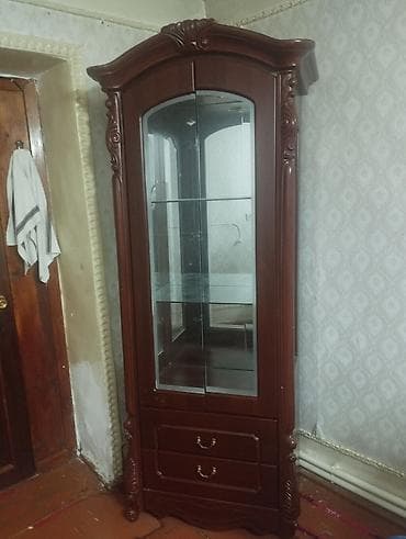 kitab skafi: Klassik üslublu şüşəli vitrin dolabı - Material: tünd qəhvəyi — 1