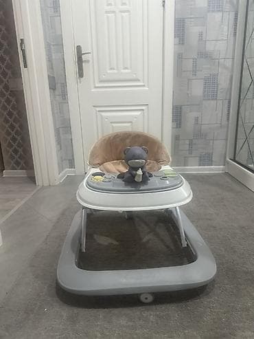 tekerli çantalar: Uşaq gəzdiricisi / yürütmə arabası — 1