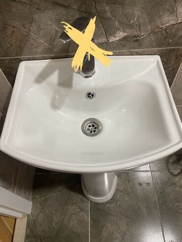 Ayaqüstü hamam çanağı (piyedestal lavabosu) - Material: yüksək