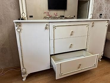 Komodlar: Güzgülü — 1