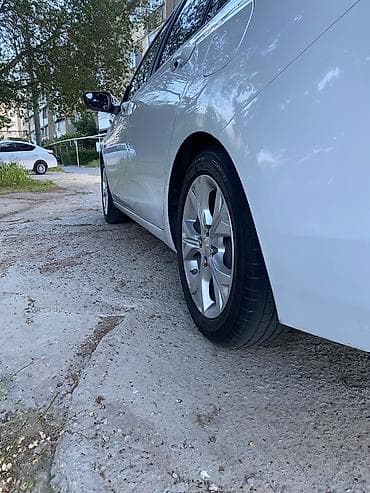 lapet satisi: Chevrolet Monza: 1.2 l | 2024 il 91852 km Sedan — 8