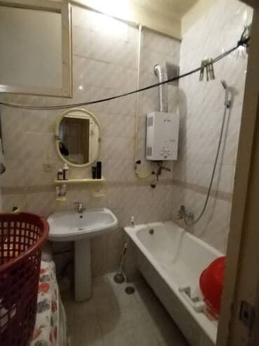 qaradag sahil ev satilir: Bakı, Bakıxanov qəs., 2 otaqlı, Köhnə tikili, m. Əhmədli, 55 kv. m — 9