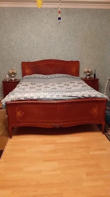 daraq desti: Klassik üslubda massiv ağacdan hazırlanmış mebel dəsti. Tərkibi: - 4 — 5