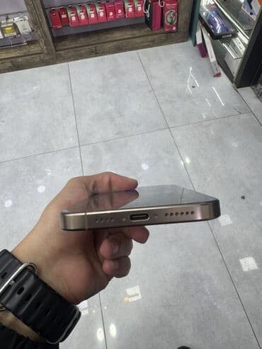 Samsung: IPhone 16 Pro Max, 256 GB, Qızılı, Face ID — 4