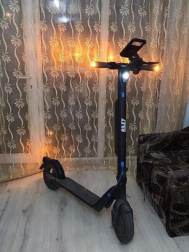 əl ventilyator: Skuter Rs pro 1 suret 25 Tam dolu zaretqa ile 25 km yol gedir Ela — 1