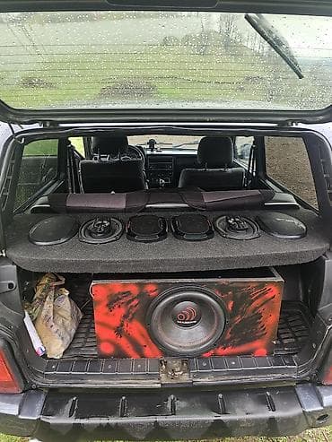 dinamik pioneer: Avtomobil üçün tam audio sistemi satılır. Tərkib: - Pioneer — 5