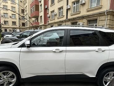 Motonəqliyyat: Chevrolet Captiva, ağ rəng, şəhər və ailə üçün geniş və funksional — 5