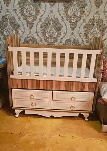 1 ayliq usaq sekilleri: Oğlan və qız üçün, Yeni, Dördbucaq, Beşik, Dəst ilə, Matras ilə, Yellənmə mexanizmsiz — 1