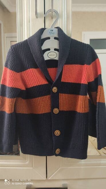 oglan ucun papaqlar: Yeni kimi qalin jaket.cox zövqludur.yeni kimidir.6-7 yaş üçündür.alan — 1