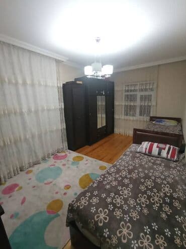 bakixanovda kiraye evler 2024: Köhnə günəşli,İnqilab ismayılov parkının yanı,Bazar store ilə üzbəüz,9 — 4