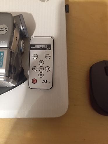 sony ses: Sony DVX-801 rəqəmsal videokamera Xüsusiyyətlər: - 12.0 MP — 2