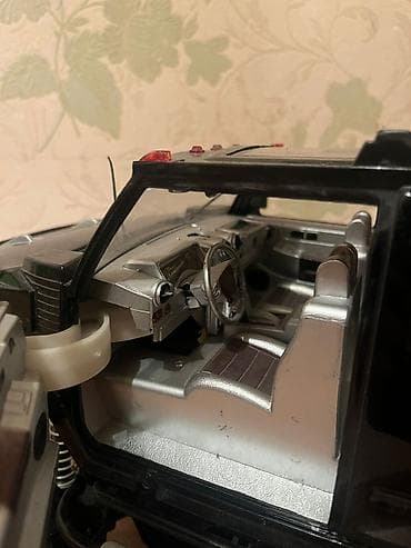 pultlu mawin: Uzaqdan idarə olunan iri təkərli off-road model maşın - Korpus: qara — 1