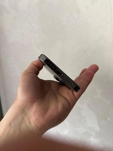 magic 8 pro: IPhone 13 Pro, Graphite — 5