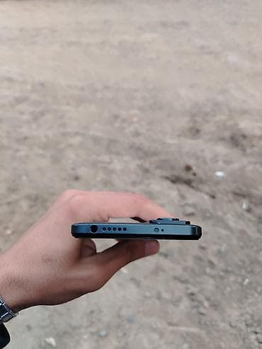 galaxy tab a7: Smartfon – qara rəng, düz kənarlı korpus Xüsusiyyətlər: - Korpus — 2