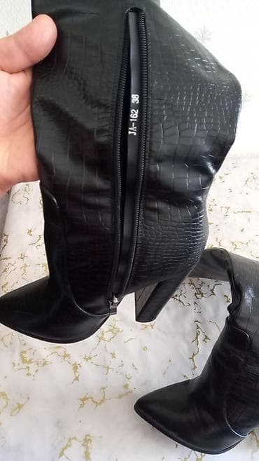 Çəkmələr: Uzunboğaz, Ölçü: 38, rəng - Qara, Yeni — 2