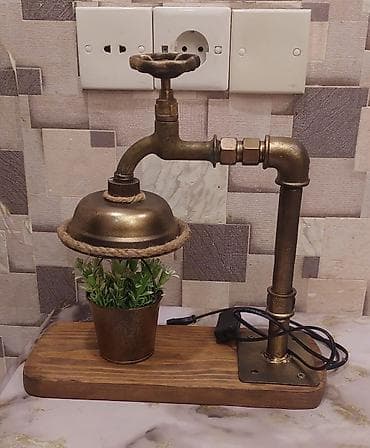 tripod lampa: Vintage sənaye üslubunda dekorativ masa lampası - Unikal dizayn: su — 1