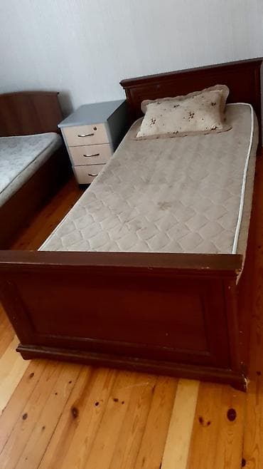 Təknəfərlik çarpayı, Matras ilə, Siyirməli