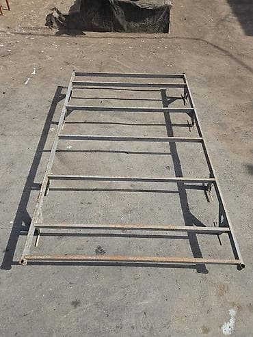 Lada 04 masinin elde yigilma ust baqaji.40x20 qalin stenkali profilnen