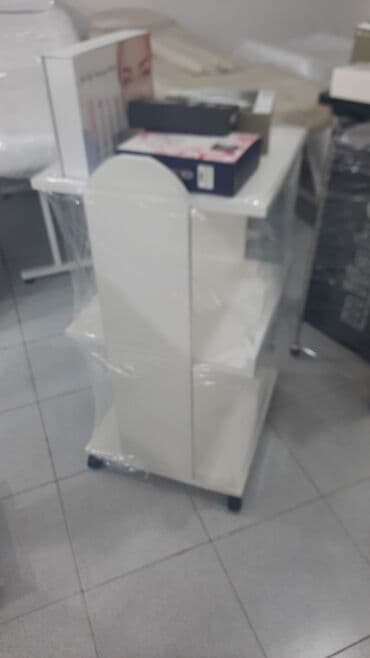 demir dolablar: Etejerka təkərli polka — 3