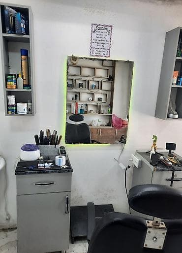 nabor acar desti: Bərbər mebeli satılır. Komplekt: - LED işıqlı divar güzgüsü (işıq — 1