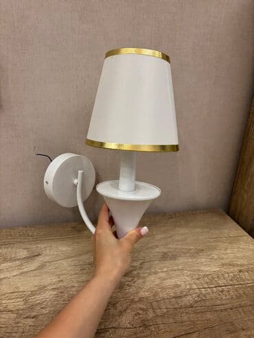 Divar işiqları yenidir 6 ədəd var lampaları ilə bir yerdə . Ədədi 25