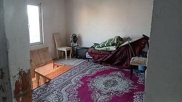 satiq evler: Satılır: iki mərtəbəli həyət evi - Ümumi plan: 2 mərtəbə, fasadda — 8