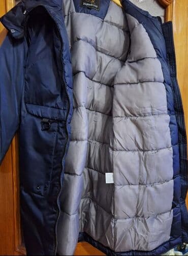 yeni kurtkalar: TEP TEZE QODEKCE Etiketkasi ustunde XL- 40- 42 qeden Olcu 44 — 2