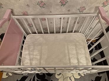 Oğlan və qız üçün, Dördbucaq, Beşik, Dəstsiz, Matras ilə, Yellənmə mexanizmsiz