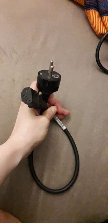 kabel internet: Kompüter bi̇rləşdi̇ri̇ci̇ kabellər 12 dənə var. Bi̇ri̇ 3 manata — 7