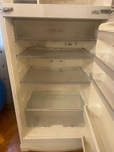 2 qapılı Sharp Soyuducu Satılır, rəng - Ağ