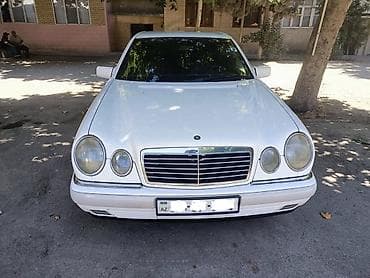 Mercedes-Benz E-Class: 2 l | 1996 il Sedan