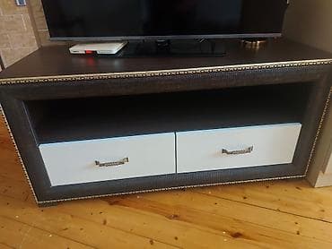 Düz TV altlığı, Polkalı