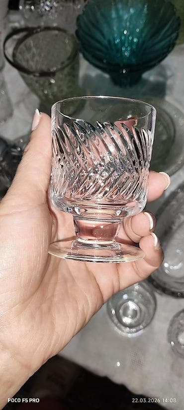 Qədəhlər, rəng - Bənövşəyi, Şüşə