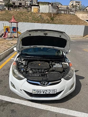 elantra led: Hyundai Elantra (MD) sedan – ağ rəng. Xarici və texniki — 1